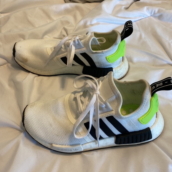 Adidas 3 strip youth runners - Picture 3 of 4